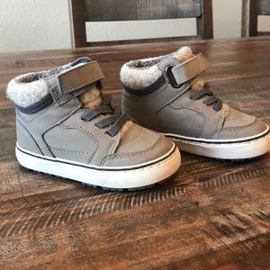 Cat and Jack Boys Boots Size 6